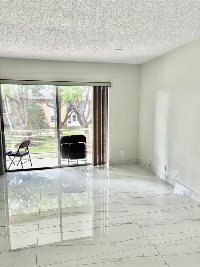 Foto del edificio - 5140 SW 40th Ave