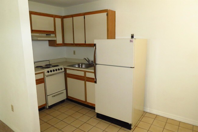 Building Photo - 123 Cardinal Dr