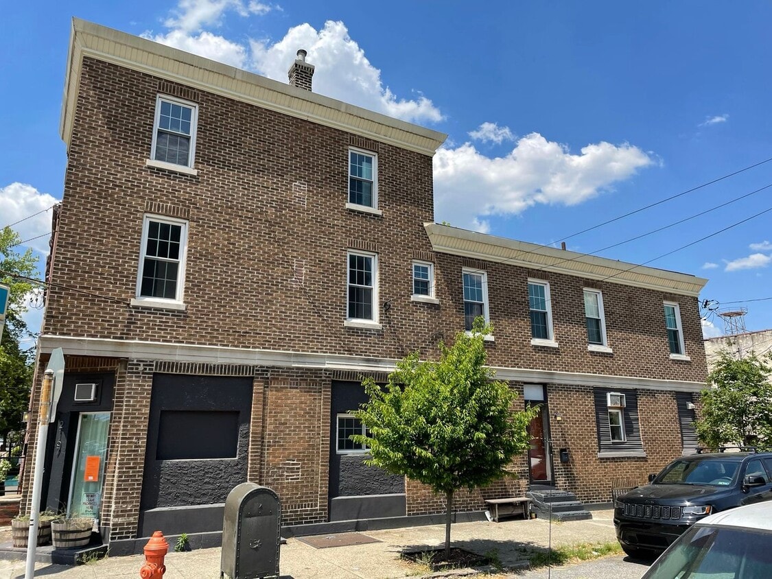 2167 E Cumberland St Unit 1, Philadelphia, PA 19125 - Room for Rent in