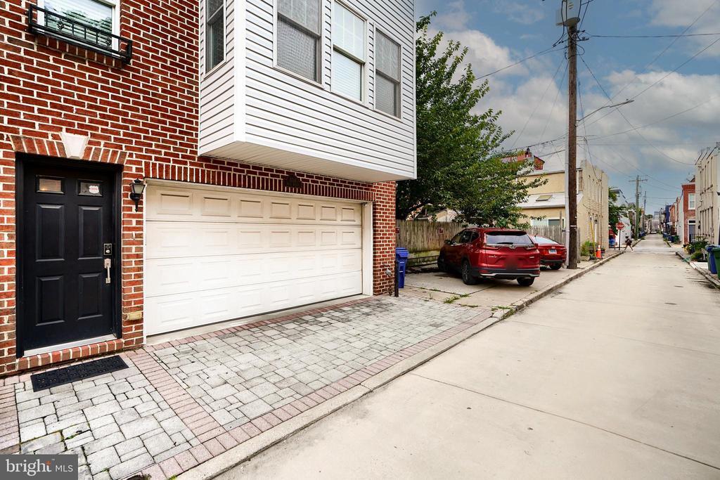 Primary Photo - 1714 Olive St