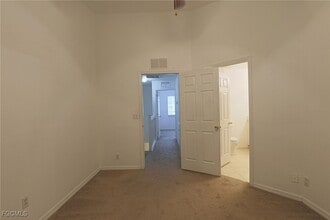 Building Photo - 8205 Pacific Beach Dr