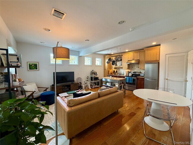 Foto del edificio - 109 14th Ave