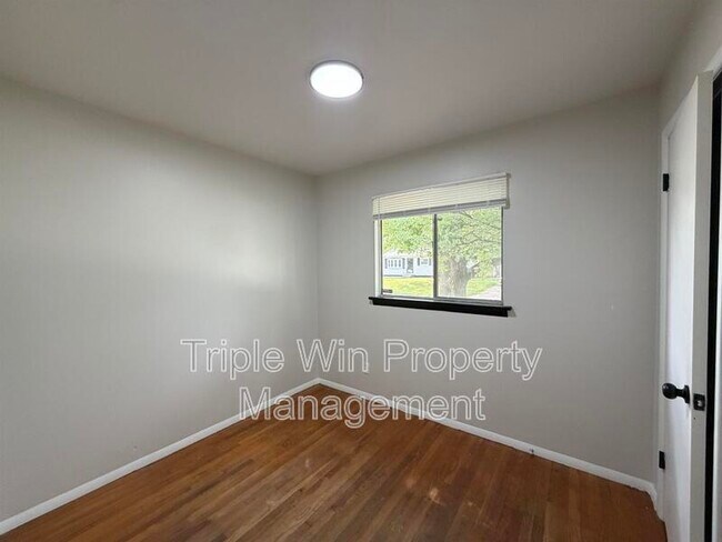 Foto del edificio - 1439 Widefields Ln