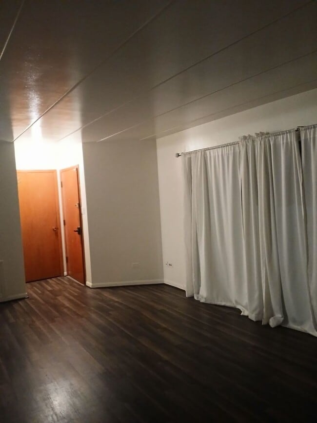 Foto del edificio - 18204 Exchange Ave
