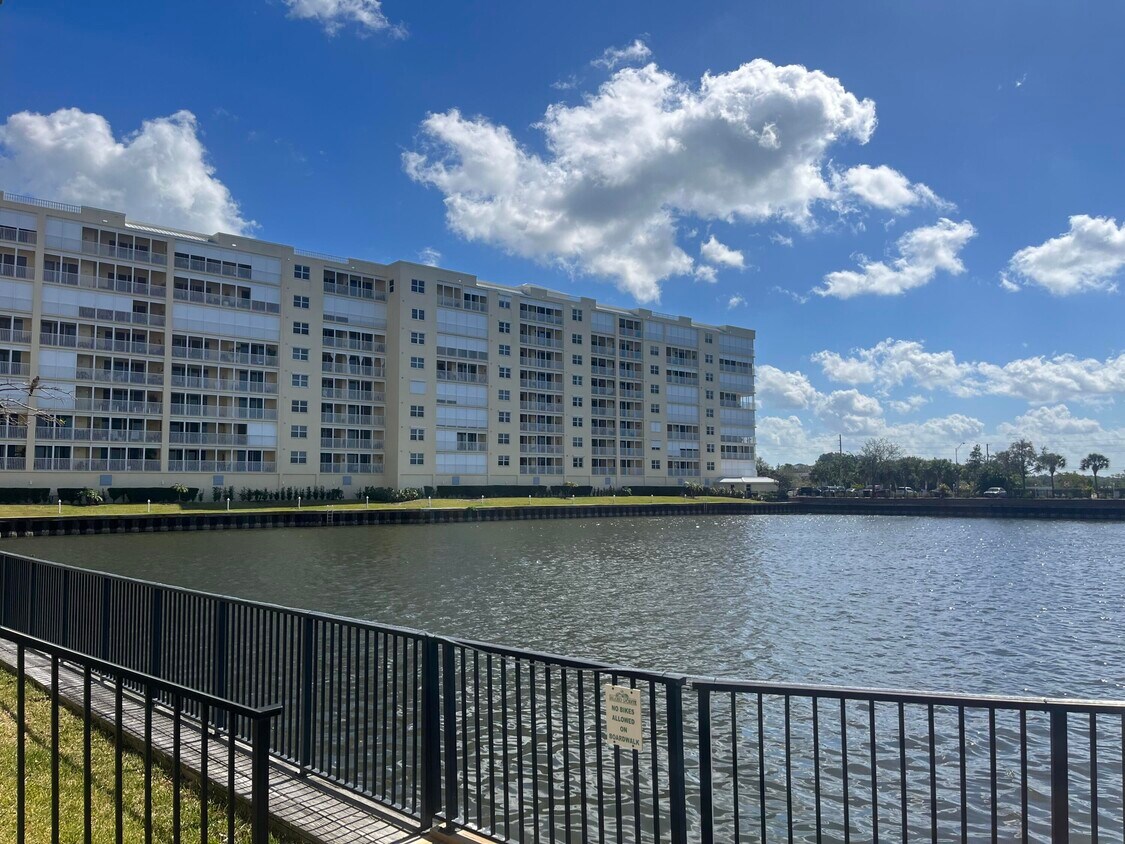 Foto principal - 134 Starboard Ln
