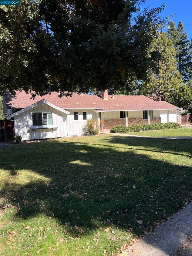 Primary Photo - 79 Mariposa Ct