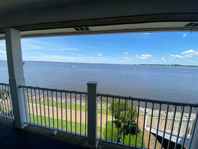 Foto del edificio - 70 Lake Barnett Dr