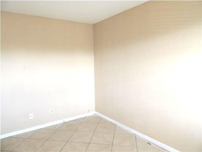 Building Photo - 1111 N Federal Hwy