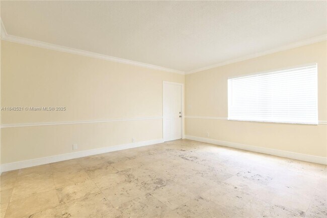 Building Photo - 1429 SW 9th St