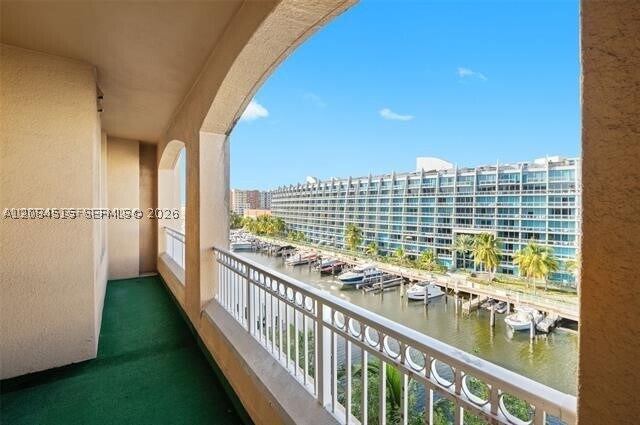 Foto del edificio - 3001 NE 185th St