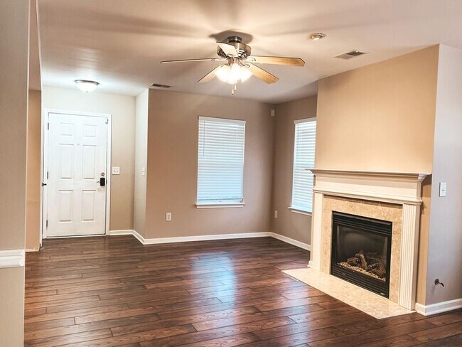Building Photo - 329 Stonewood Crossing Dr