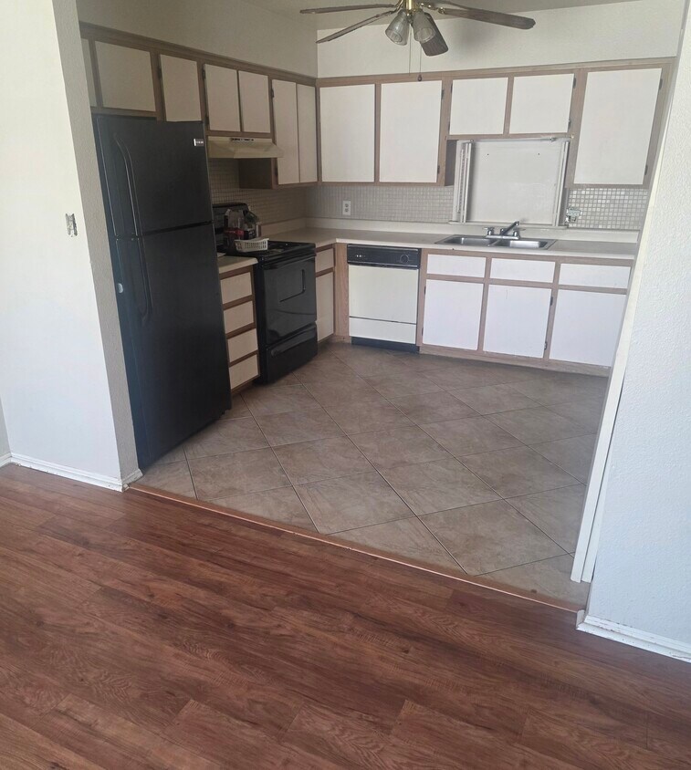 Foto del edificio - 2151 N Meridian Dr