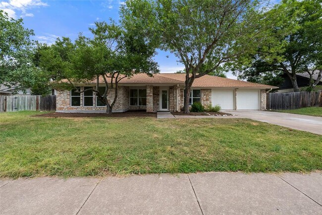 Foto del edificio - 1403 Creekview Dr