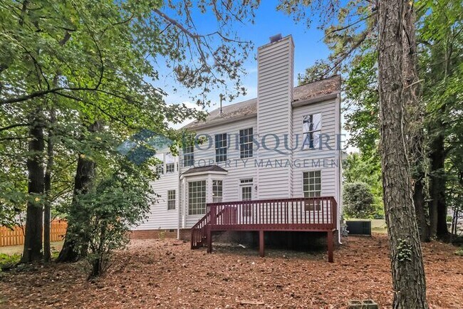 Building Photo - Spacious 4-Bed Home with Double-Height Cei...