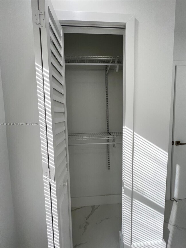 Foto del edificio - 2103 SW 60th Ave