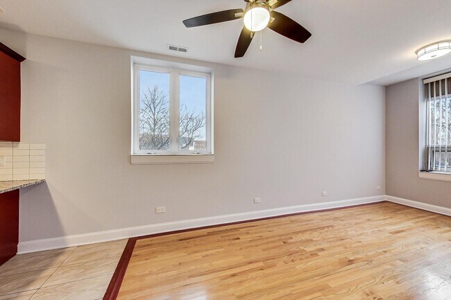 Foto del edificio - 2325 W Taylor St