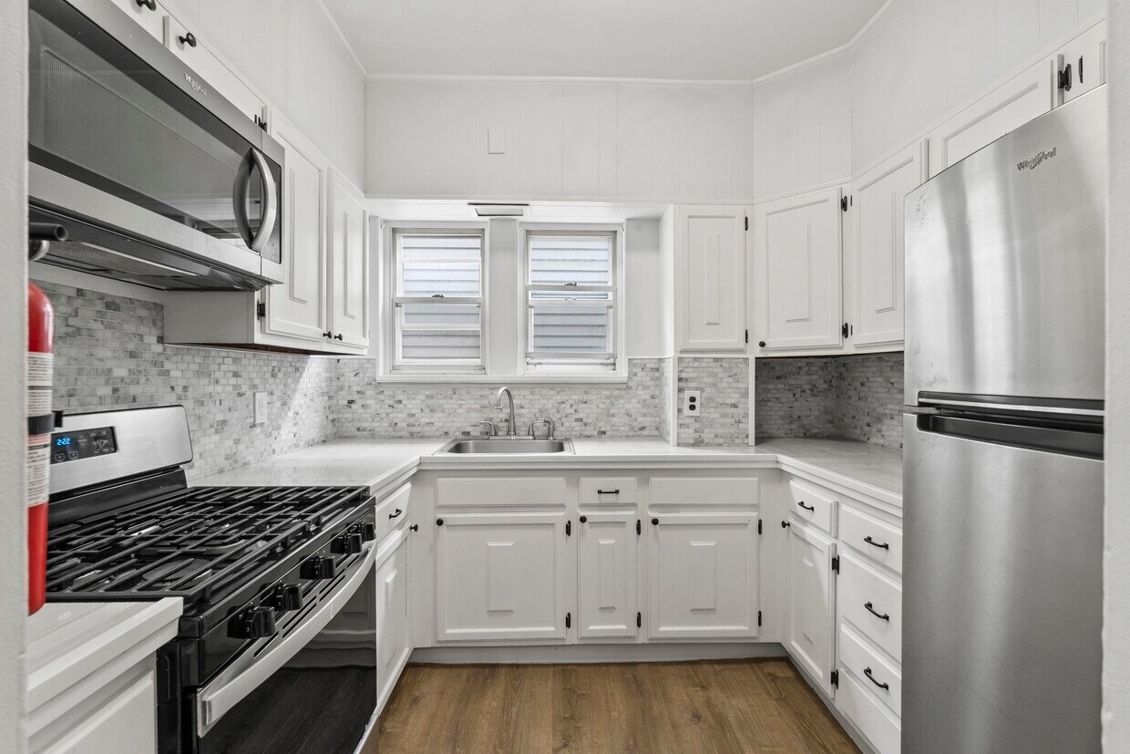 Foto principal - 15 W 45th St