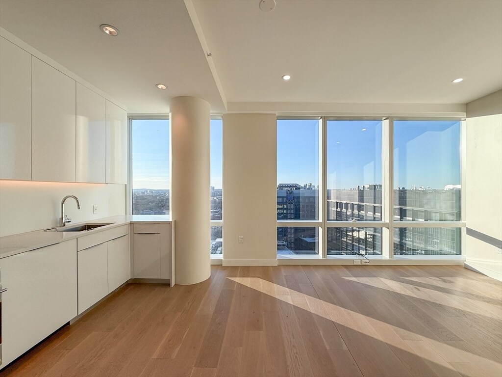 Foto principal - 188 Brookline Ave