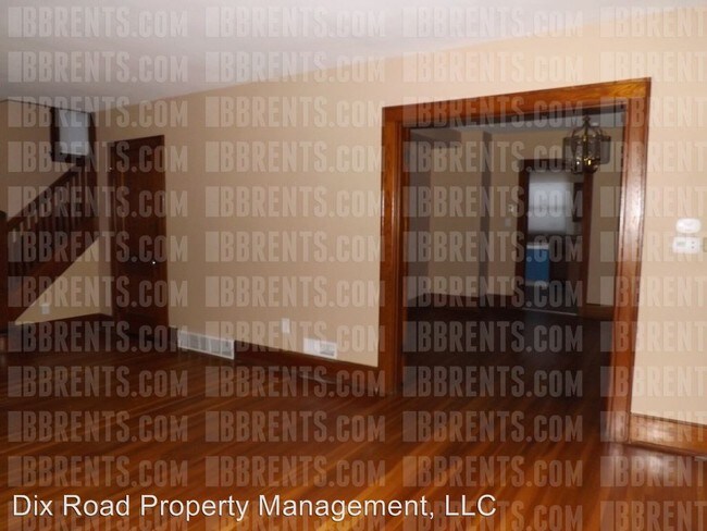 Foto del edificio - 3 br, 1.5 bath House - 725 Ridgelawn Avenue,