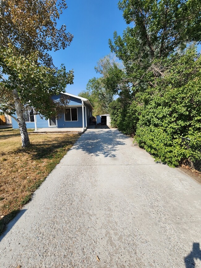 Building Photo - Riverton