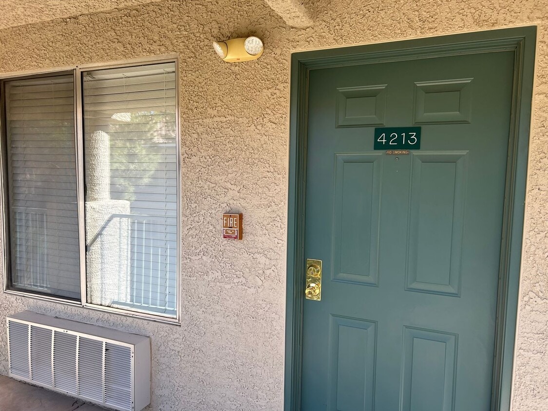 Primary Photo - Smokey Lanes Condo, upper level, 1 bedroom...