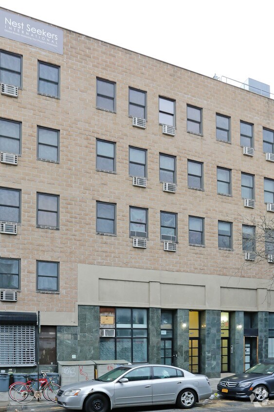 Foto principal - 667 Meeker Ave