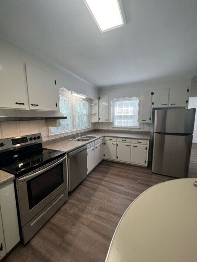 Foto del edificio - 3 Bedroom 1.5 Bath Home ~ Off E. North St