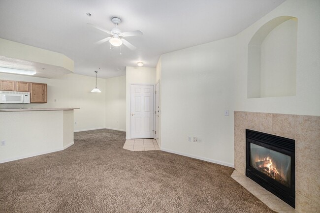 Foto del edificio - Bright 2-Bedroom Condo with Private Patio & Resort-Style Amenities!