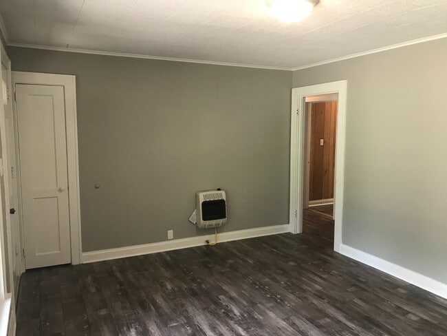 Building Photo - AVAILABLE NOW!