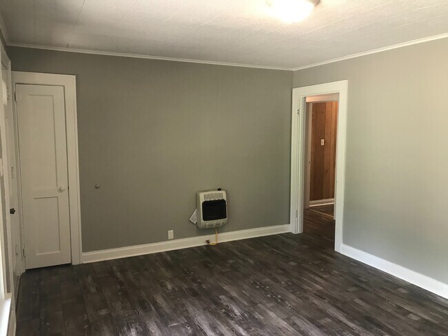 Foto del edificio - AVAILABLE NOW!