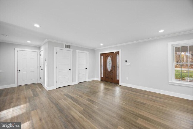 Foto del edificio - 1322 W King Rd