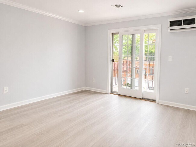 Foto del edificio - 244-93 61st Ave