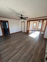 Building Photo - 27 Chestnut St