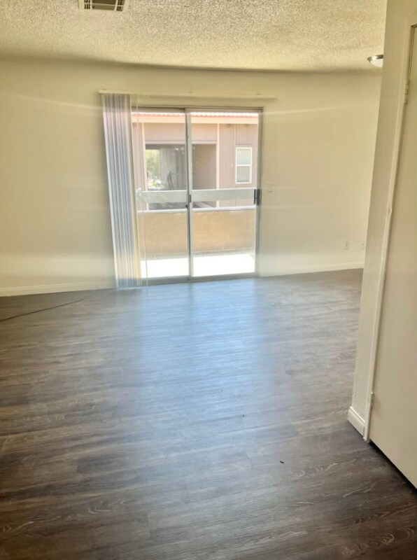 Foto del edificio - 1750 Karen Ave
