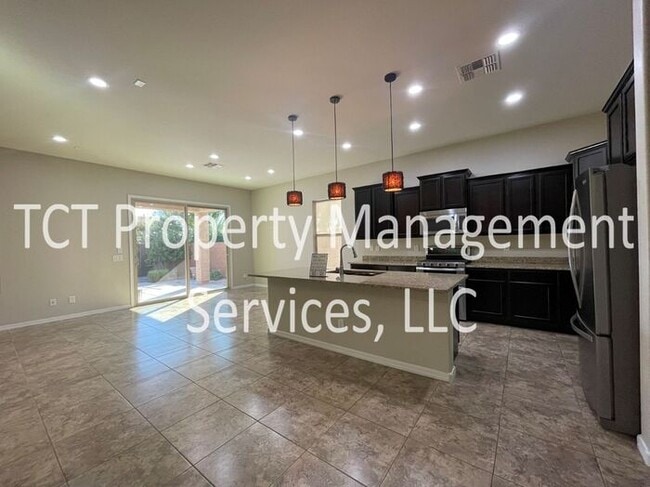 Foto del edificio - Stunning Home in Gated Community