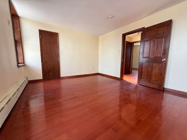 Building Photo - 811 Minnie Pl