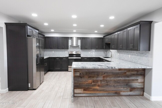 Foto del edificio - 2926 S Dromedary Dr