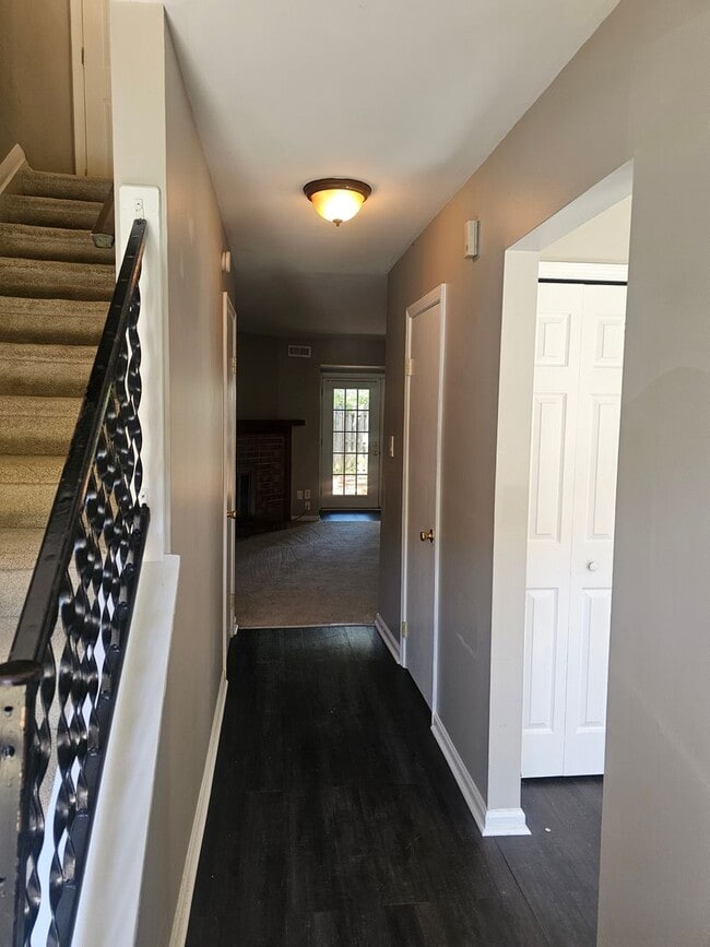 Building Photo - 12737 Woodside Ln