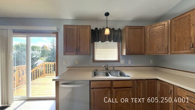 Foto del edificio - Westside Wonder 3 Bedroom 2 Bathroom Home