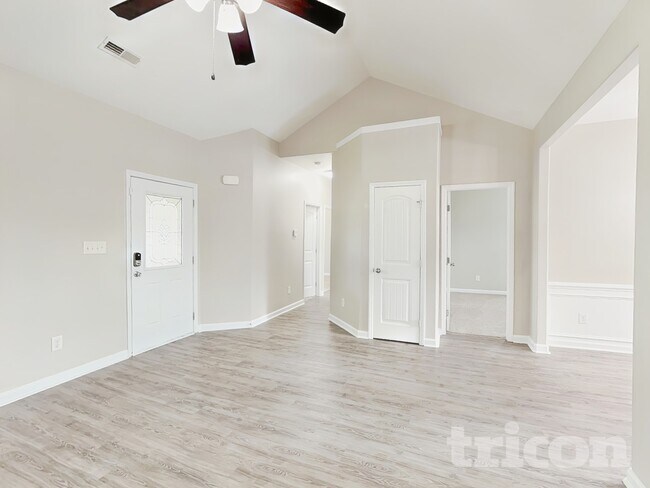 Foto del edificio - 2403 King Malcolm Ln