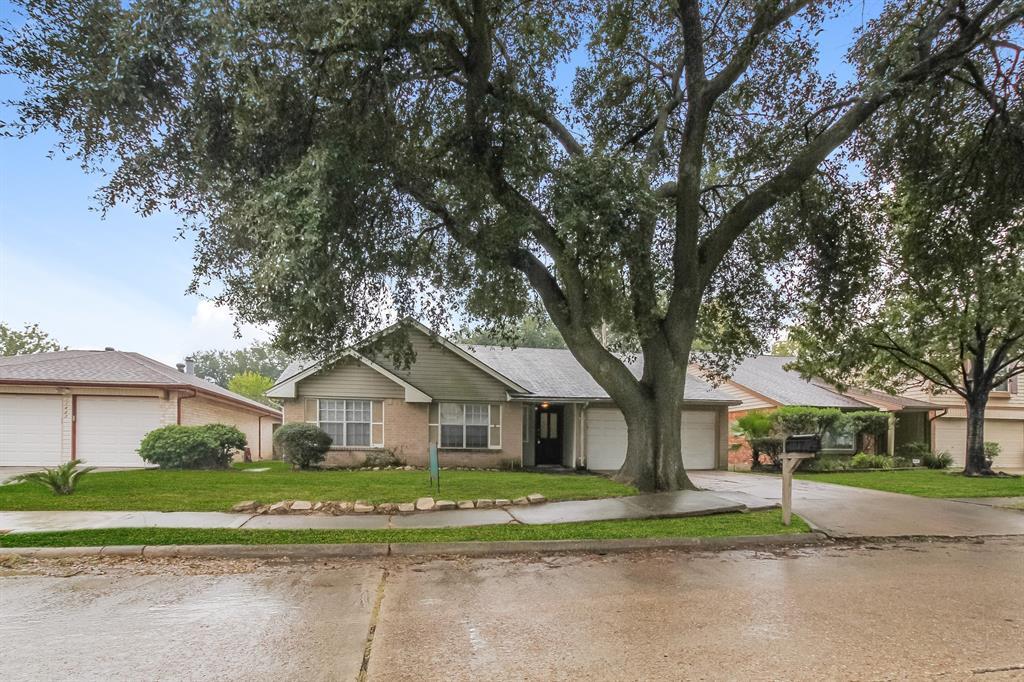 Primary Photo - 11431 Stoughton Dr