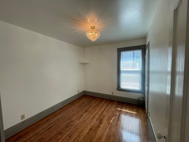 Building Photo - 32 Kenyon Ct