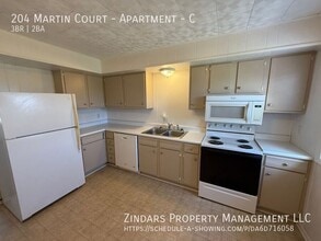 Building Photo - 204 Martin Ct