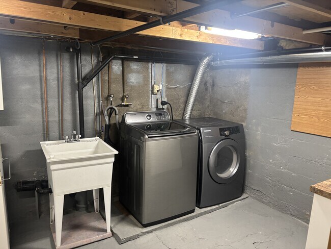 Photo du bâtiment - 25 Vipond Rd