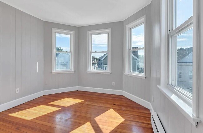 Building Photo - 109 Pocasset Ave