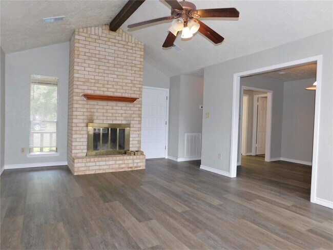 Building Photo - 305 Bois D'Arc Dr