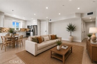 Building Photo - 10718 Acama St