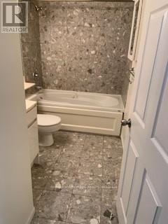 Building Photo - 7 Carlton St.