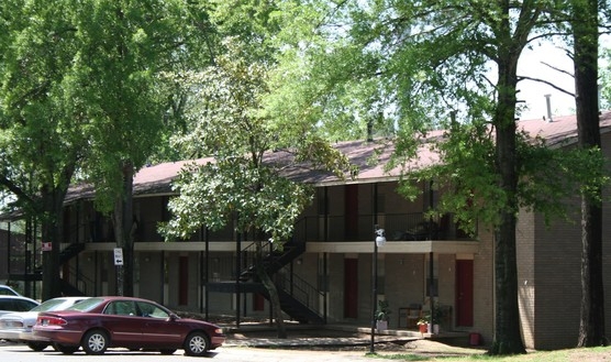 Building Photo - Twin Pines