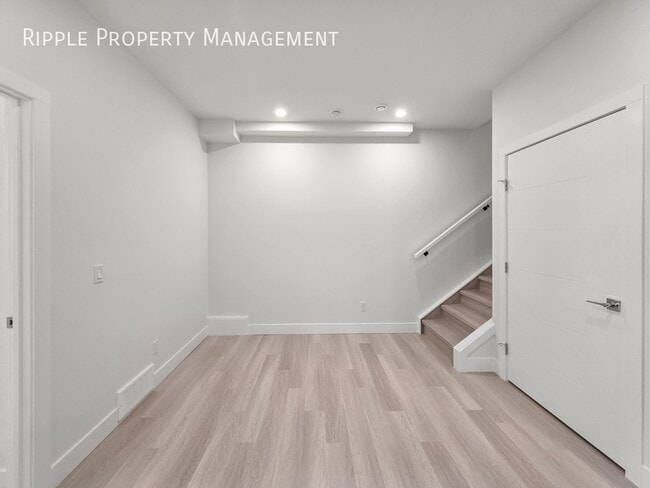Building Photo - BRAND NEW 2 BEDS, 1 BATH BASEMENT SUITE | CENTRAL AC | PRIME BOWNESS LOCATION